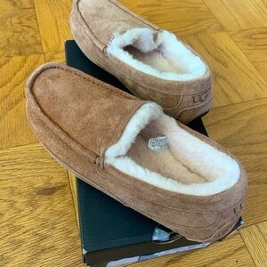 Ugg Ascot Men’s slippers, Size 8